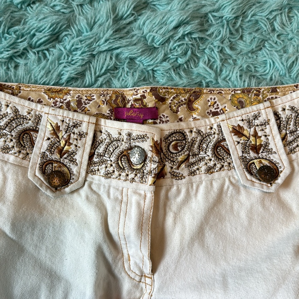 Bootcut Jeans With Brown Fleur Pattern - image 3